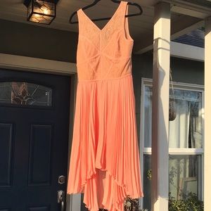 BCBG “Lilly” dress, Size 8 Gorgeous flowing dress